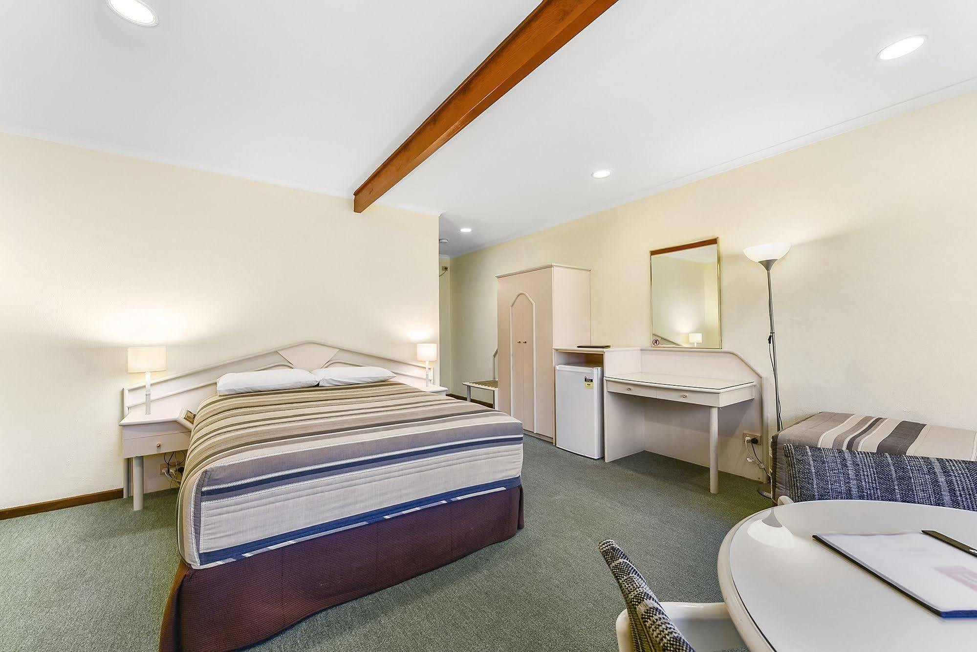William Macintosh Motor Lodge Наракорт Екстериор снимка